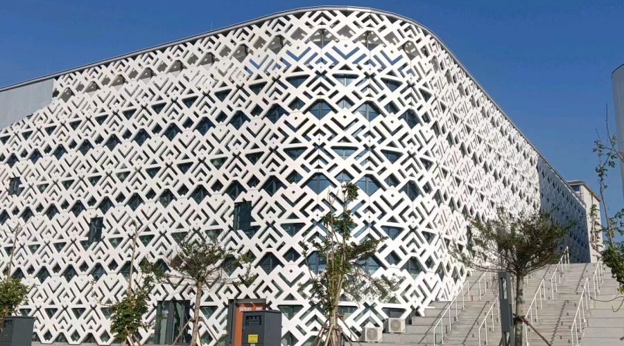 海南體育中心UHPC圖騰板項目繼續下單飾紀上品UHPC廠家