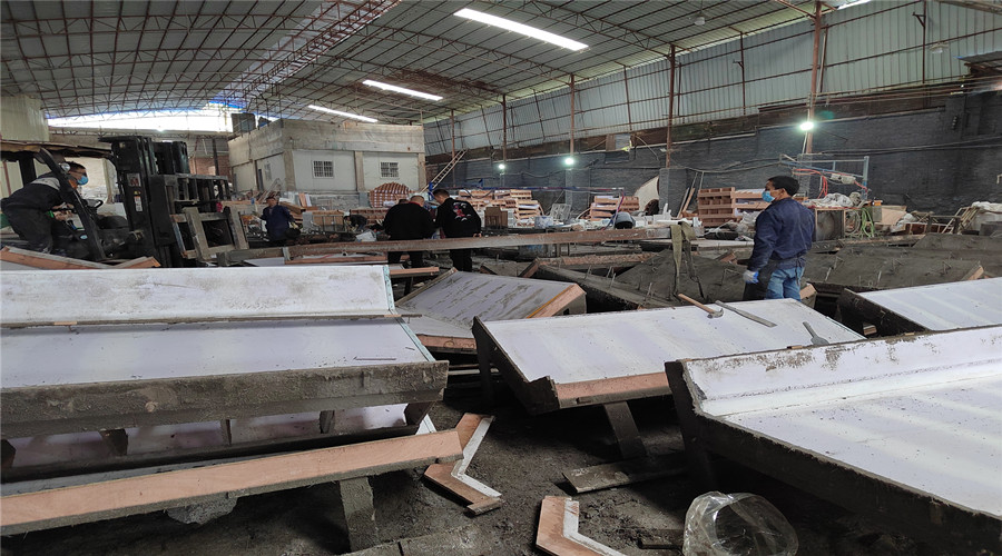 GRC構件生產中 GRC構件生產中