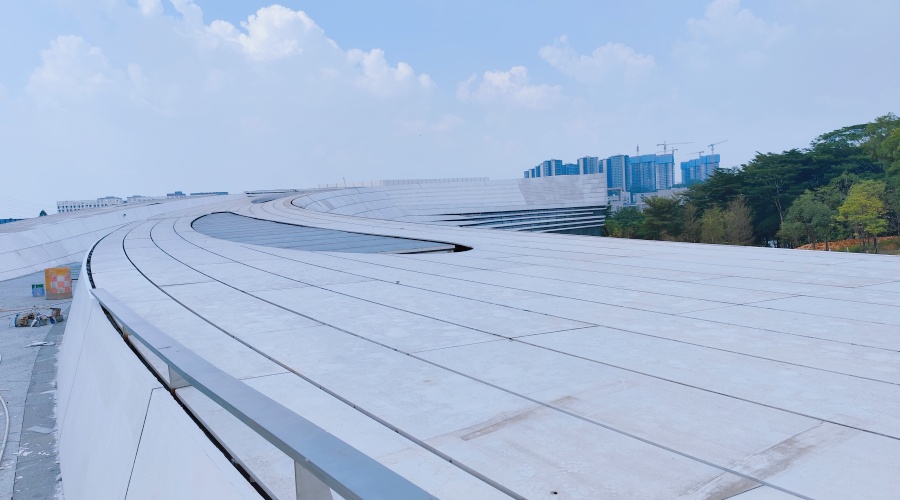 東莞大灣區大學GRC幕墻板火熱施工中 東莞大灣區大學GRC幕墻板火熱施工中